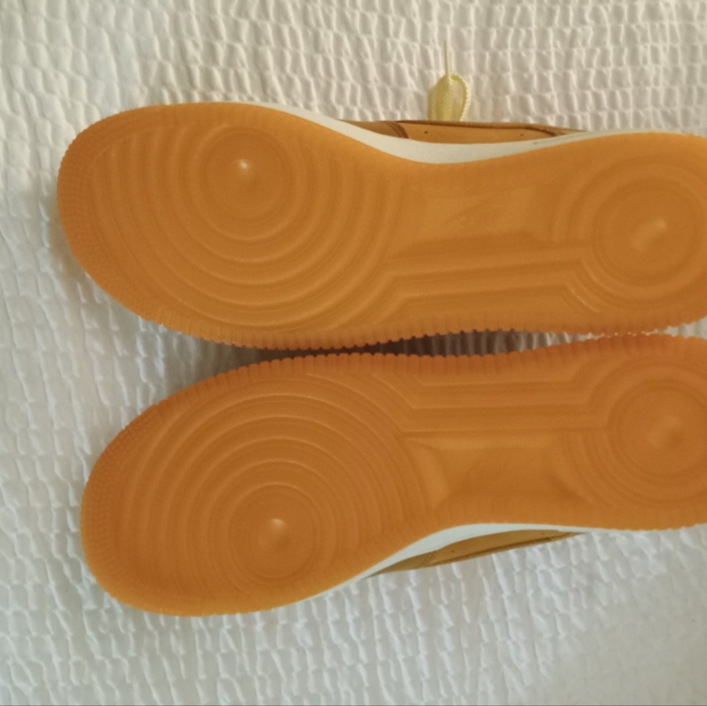 Brand new Nike AF1. (Never been worn) - Picture 6 of 9